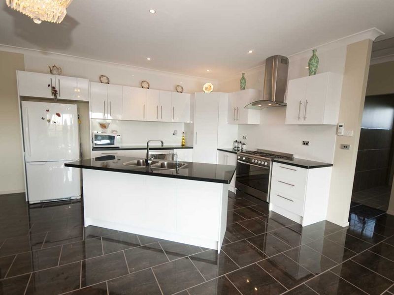 4 Mariner Drive, Sheidow Park SA 5158