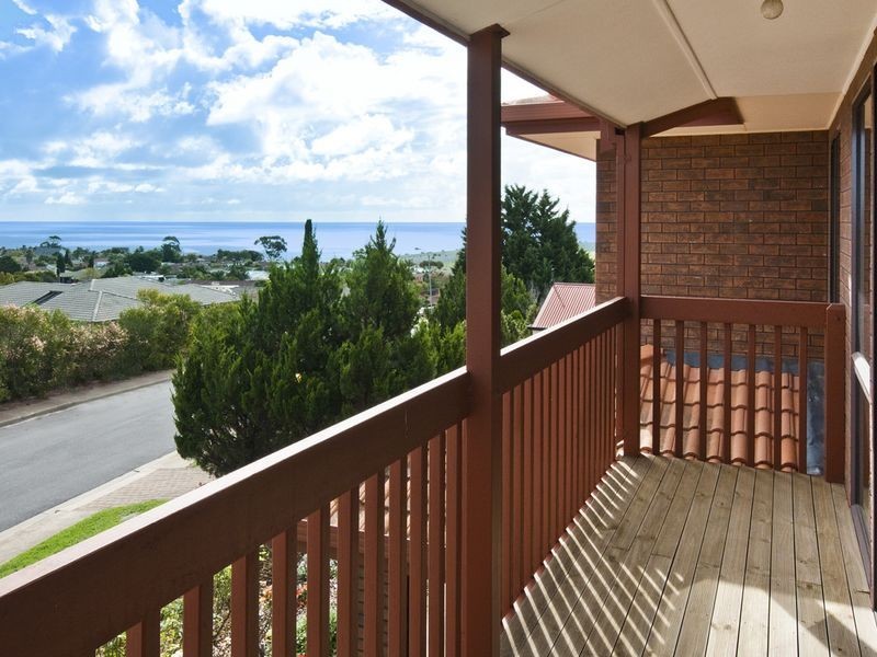 41 Moor Crecent, Hallett Cove SA 5158