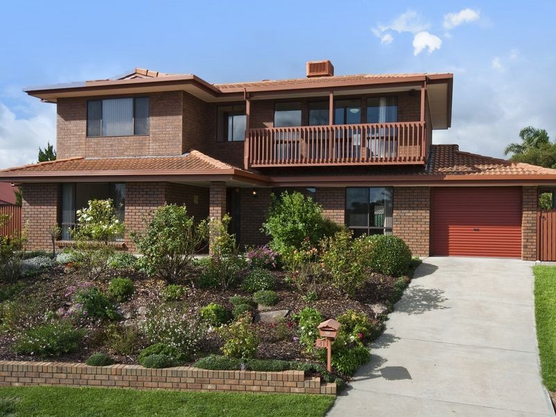 41 Moor Crecent, Hallett Cove SA 5158