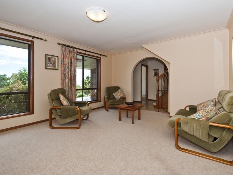 41 Moor Crecent, Hallett Cove SA 5158