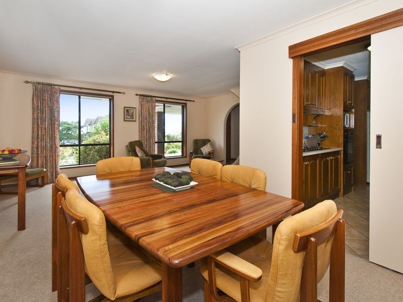 41 Moor Crecent, Hallett Cove SA 5158