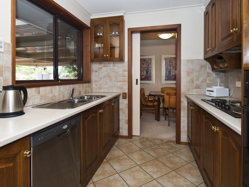 41 Moor Crecent, Hallett Cove SA 5158