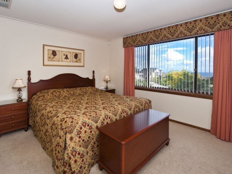 41 Moor Crecent, Hallett Cove SA 5158