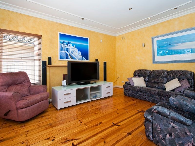 9 Gladstone Road, North Brighton SA 5048