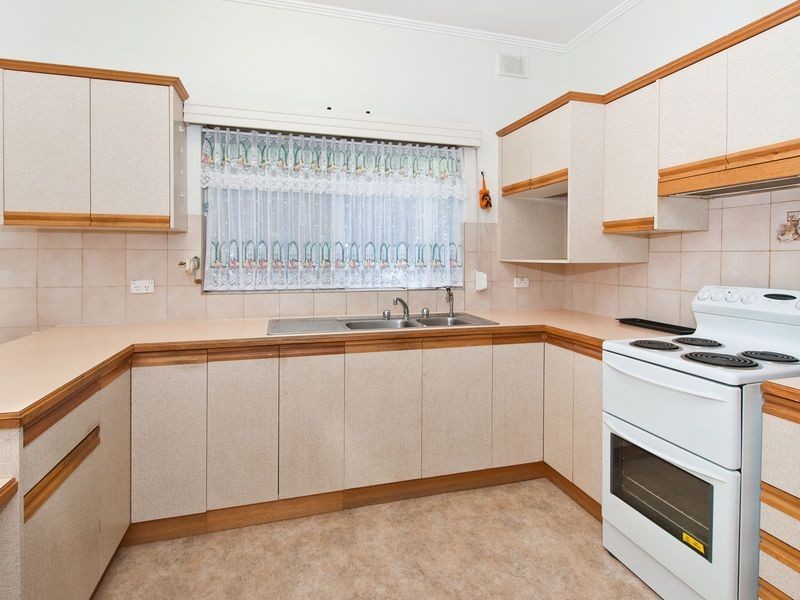 18 Ophir Crescent, Seacliff Park SA 5049