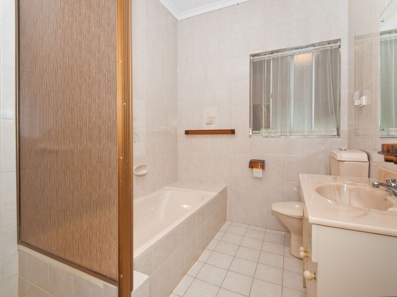 18 Ophir Crescent, Seacliff Park SA 5049