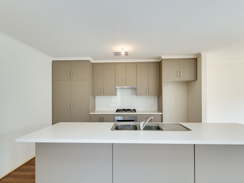 27 Raggatt Crescent, Mitchell Park SA 5043