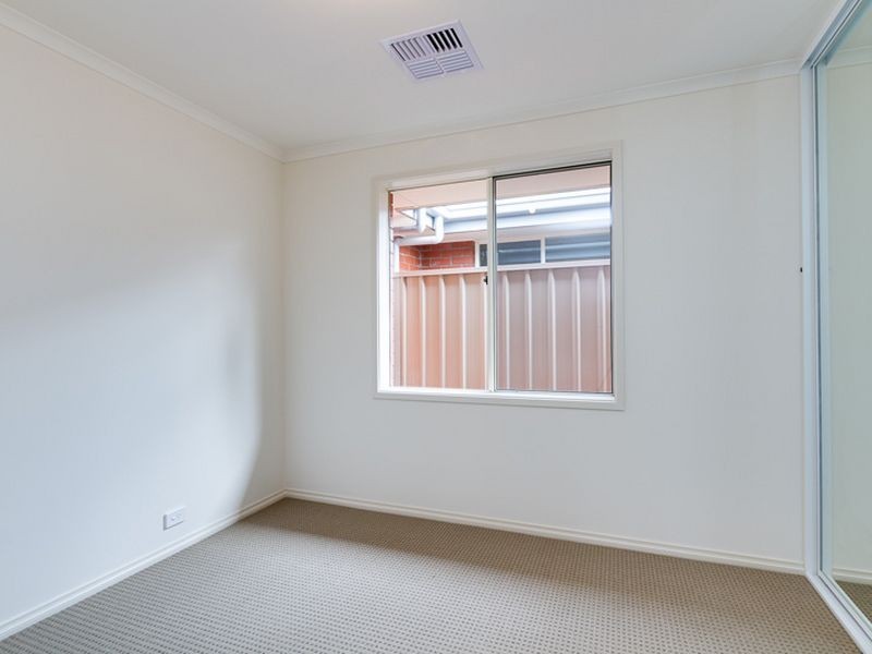 27 Raggatt Crescent, Mitchell Park SA 5043