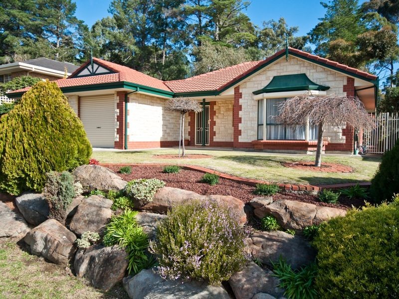 8 Dunalbyn Drive, Aberfoyle Park SA 5159