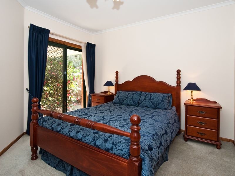 8 Dunalbyn Drive, Aberfoyle Park SA 5159