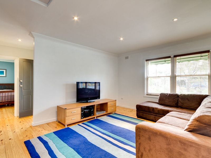 15 Thorne Crescent, Mitchell Park SA 5043