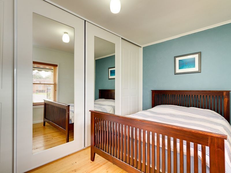 15 Thorne Crescent, Mitchell Park SA 5043