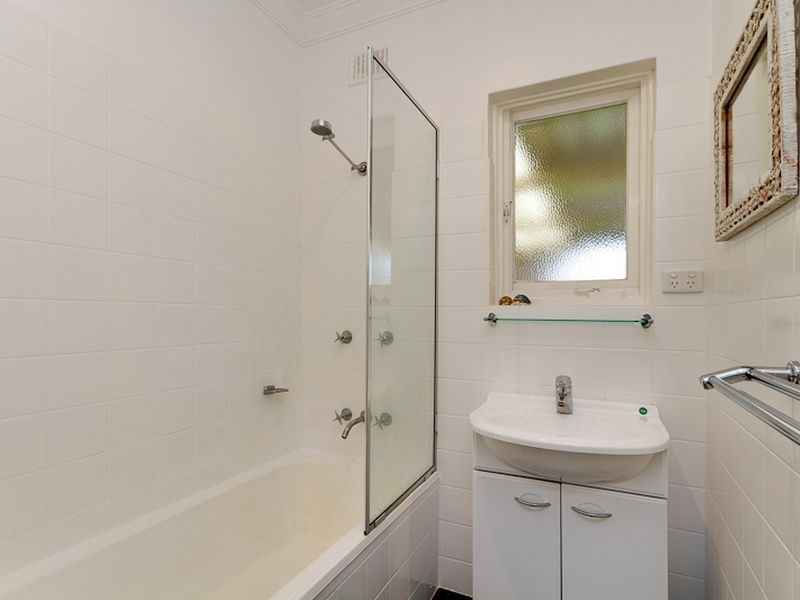 15 Thorne Crescent, Mitchell Park SA 5043