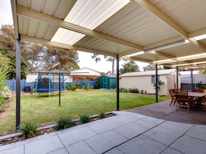 15 Thorne Crescent, Mitchell Park SA 5043