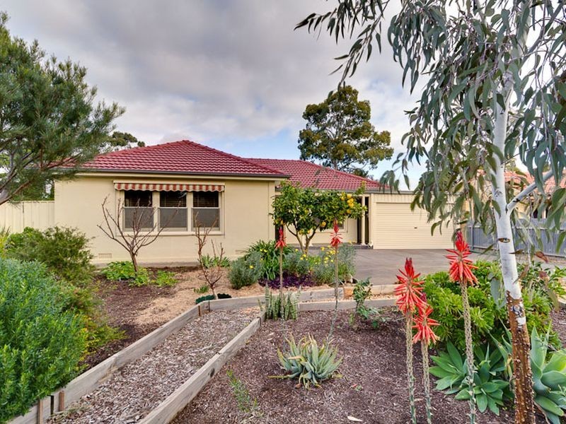 15 Thorne Crescent, Mitchell Park SA 5043