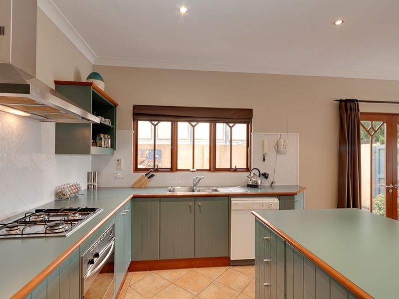 24 Gleneagles Road, Aberfoyle Park SA 5159
