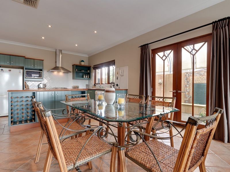 24 Gleneagles Road, Aberfoyle Park SA 5159