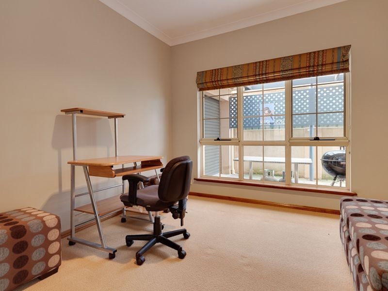 24 Gleneagles Road, Aberfoyle Park SA 5159