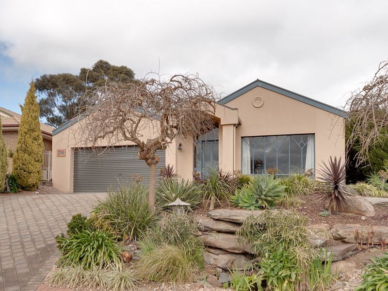 24 Gleneagles Road, Aberfoyle Park SA 5159