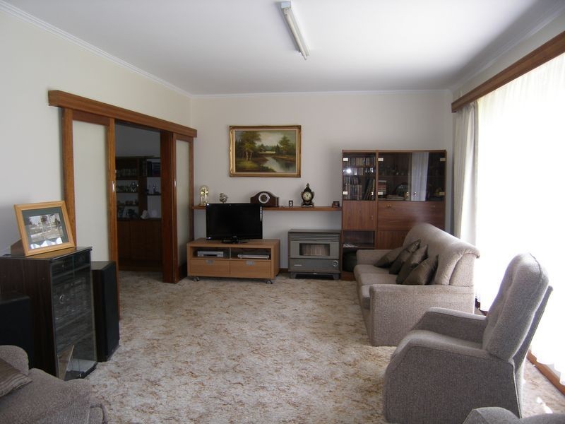 4 Winchester Avenue, Hove SA 5048