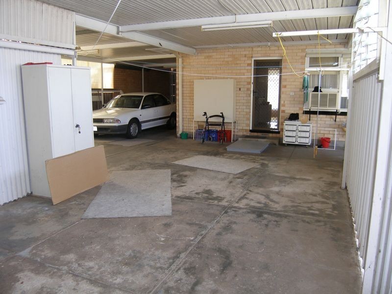 4 Winchester Avenue, Hove SA 5048