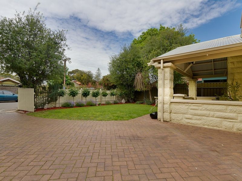 12 Caroona Avenue, Hove SA 5048