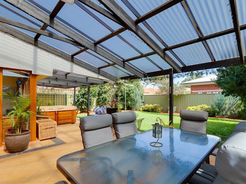 12 Caroona Avenue, Hove SA 5048