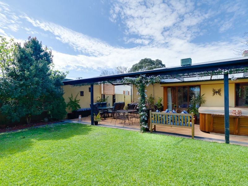 12 Caroona Avenue, Hove SA 5048
