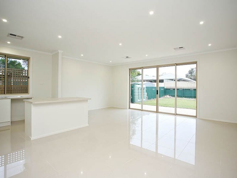 68 & 68A English Avenue, Clovelly Park SA 5042