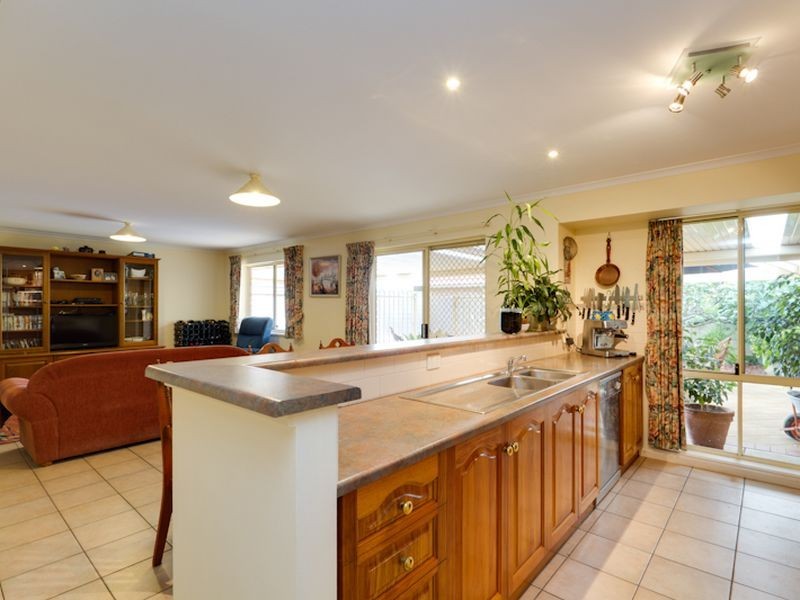 22 Scarborough Tce, Dover Gardens SA 5048