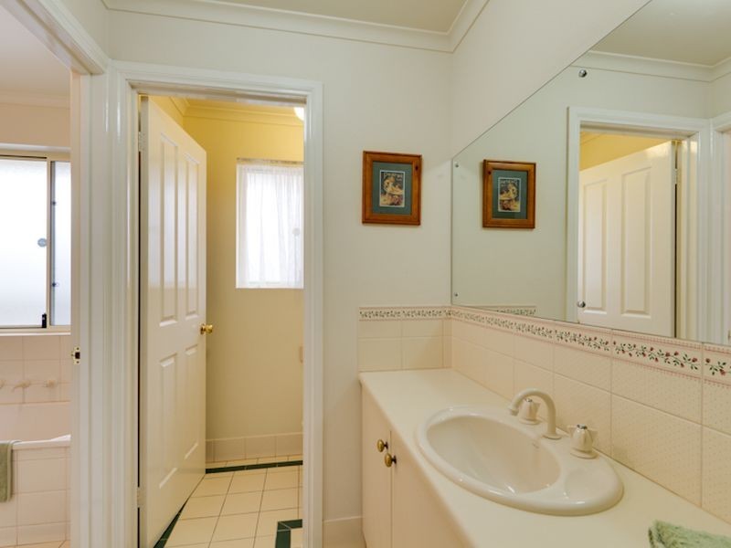 22 Scarborough Tce, Dover Gardens SA 5048