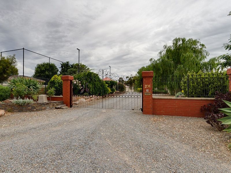 206 Reynell Road, Woodcroft SA 5162