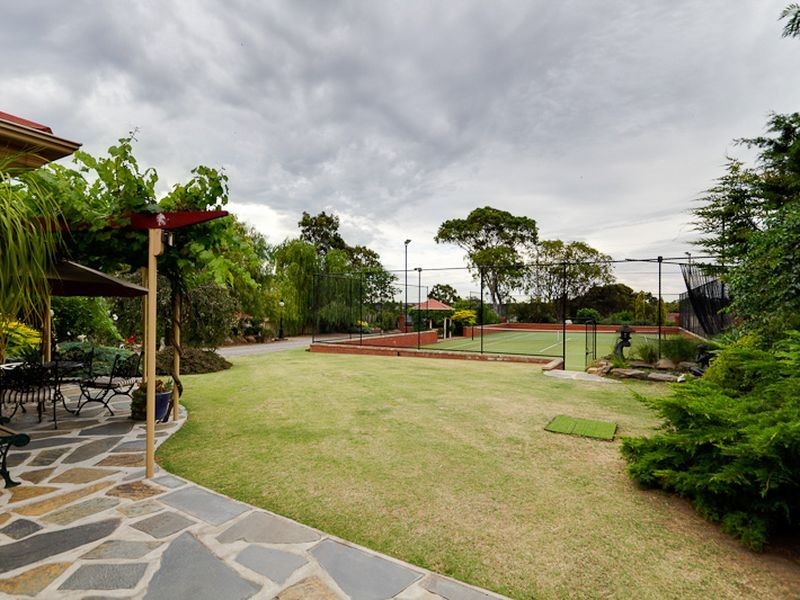 206 Reynell Road, Woodcroft SA 5162