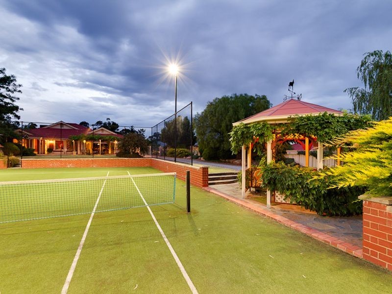 206 Reynell Road, Woodcroft SA 5162