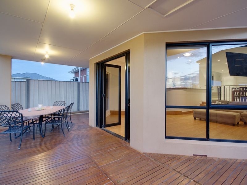 8A Wonggo Street, Hallett Cove SA 5158