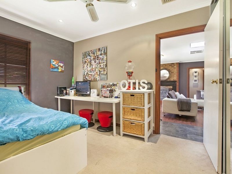 2 Inali Court, Hallett Cove SA 5158