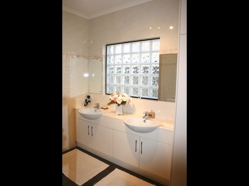 24 Stella Street, Darlington SA 5047