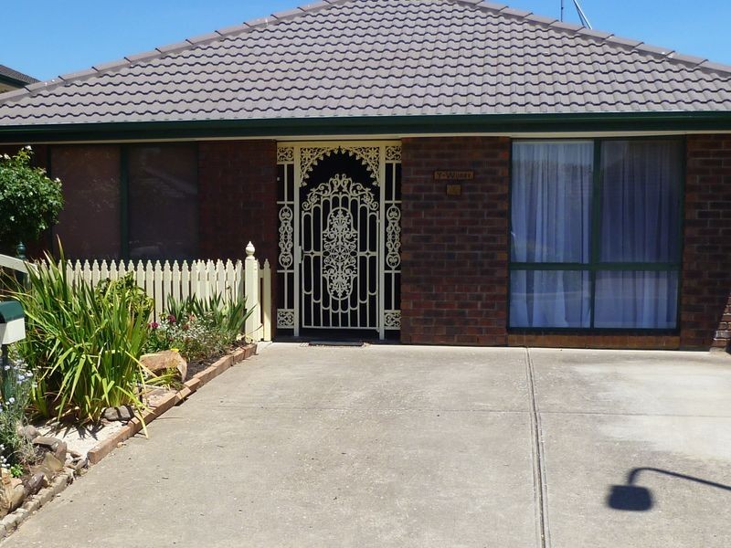 35 Arnold Drive, Mitchell Park SA 5043