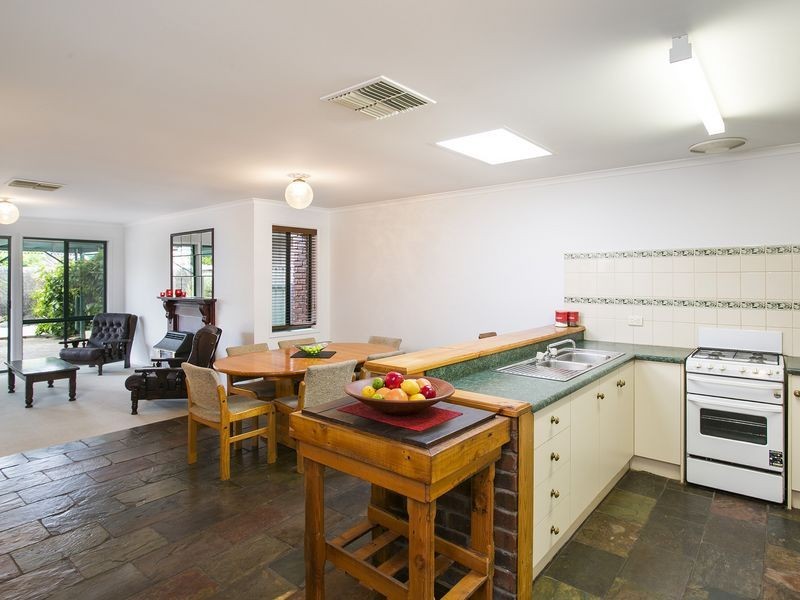 35 Arnold Drive, Mitchell Park SA 5043