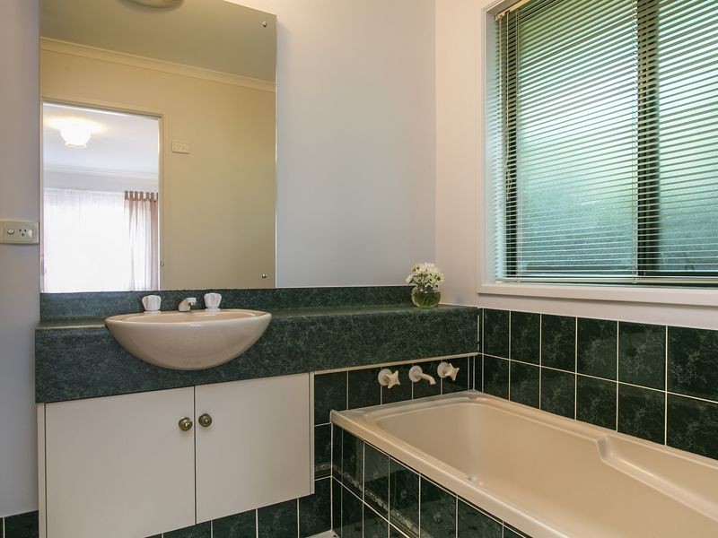 35 Arnold Drive, Mitchell Park SA 5043