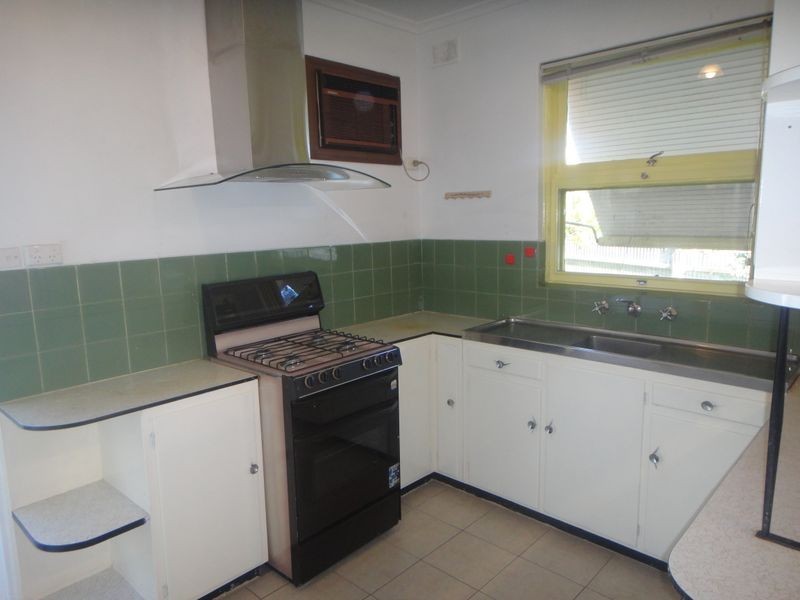 5 The Parkway, Sturt SA 5047