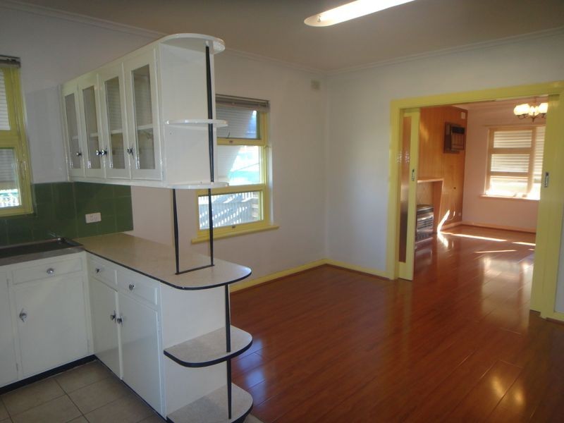 5 The Parkway, Sturt SA 5047