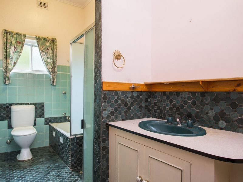 24 The Crescent, Brighton SA 5048