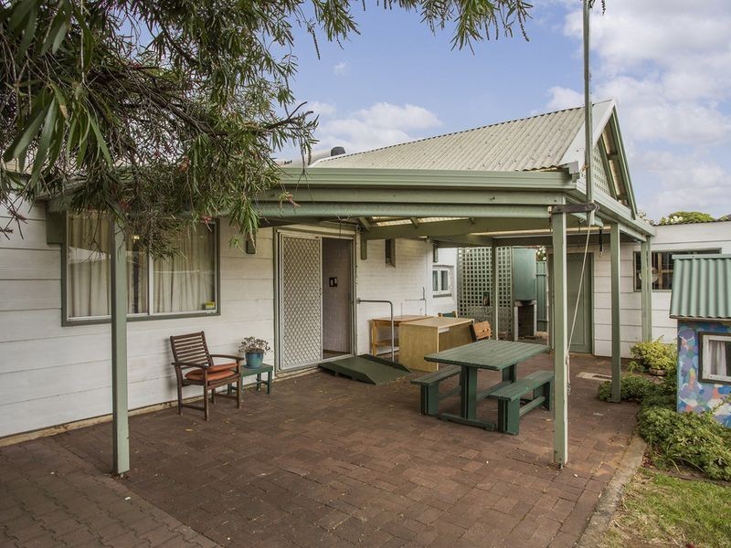 24 The Crescent, Brighton SA 5048