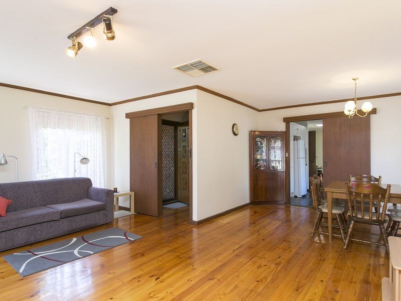 18 Greenview Drive, Grange SA 5022