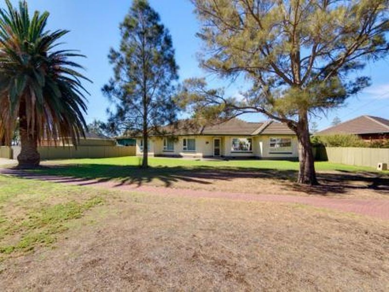 18 Brooklyn Ave, Glenelg North SA 5045