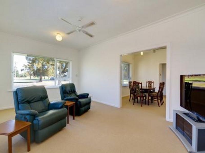 18 Brooklyn Ave, Glenelg North SA 5045