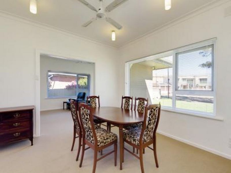 18 Brooklyn Ave, Glenelg North SA 5045