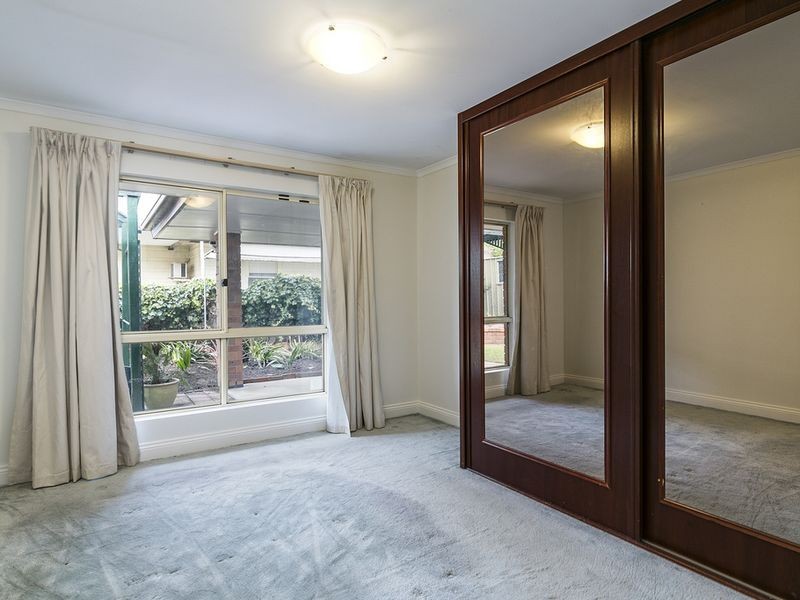 8A Parsons Grove, Park Holme SA 5043