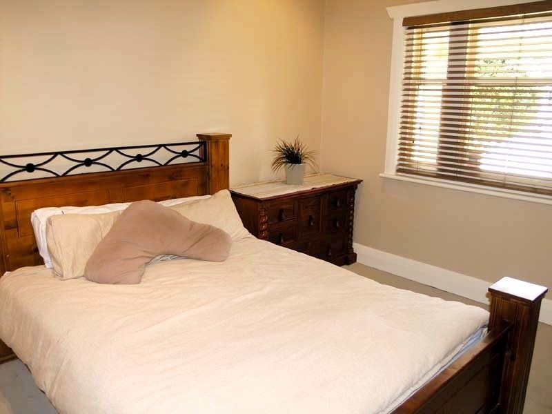 20 Surrey Road, Keswick SA 5035